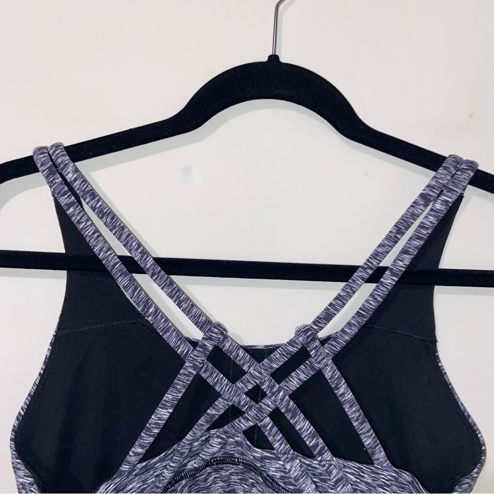 Lululemon Women's Sports Bra - 8 - Picture 5 of 7